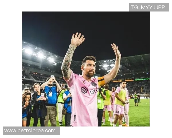 从小吃苦的足球明星们如何在逆境中崛起成就辉煌人生